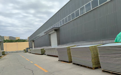 屋面保温用城中彩钢岩棉夹芯板怎样选厚度